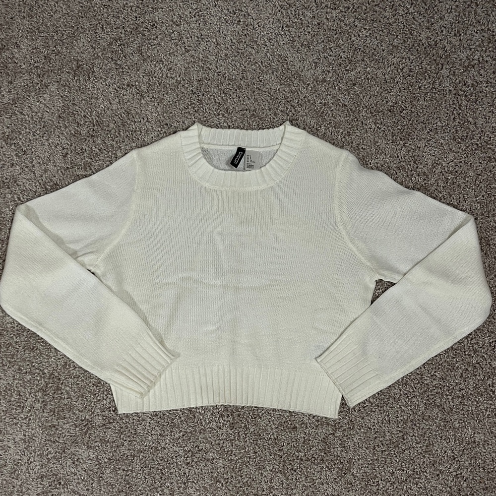 H&M Fine-knit White Cropped Sweater  Size: Small